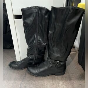 Style & Co Women’s boots, size 6